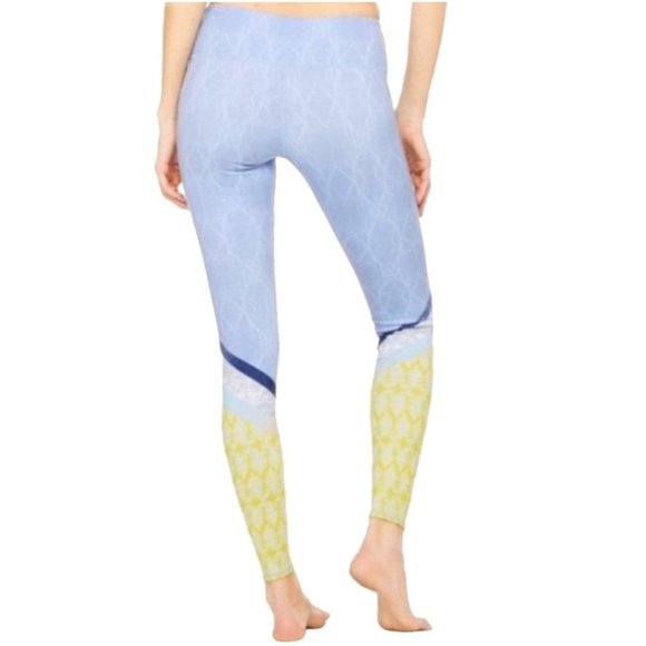 Alo Yoga Airbrush Tree Lace Sky Leggings - M - Picture 3 of 8